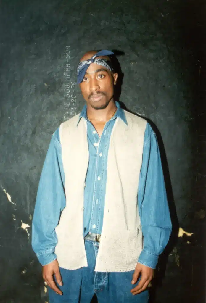 90s Fashion Trends: A Retrospective on Iconic Style 90s Fashion Trends: A Retrospective on Iconic Style